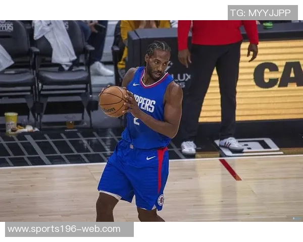 莱昂纳德全能表现助力球队20投10中斩获25分3篮板4助攻3抢断展现实力